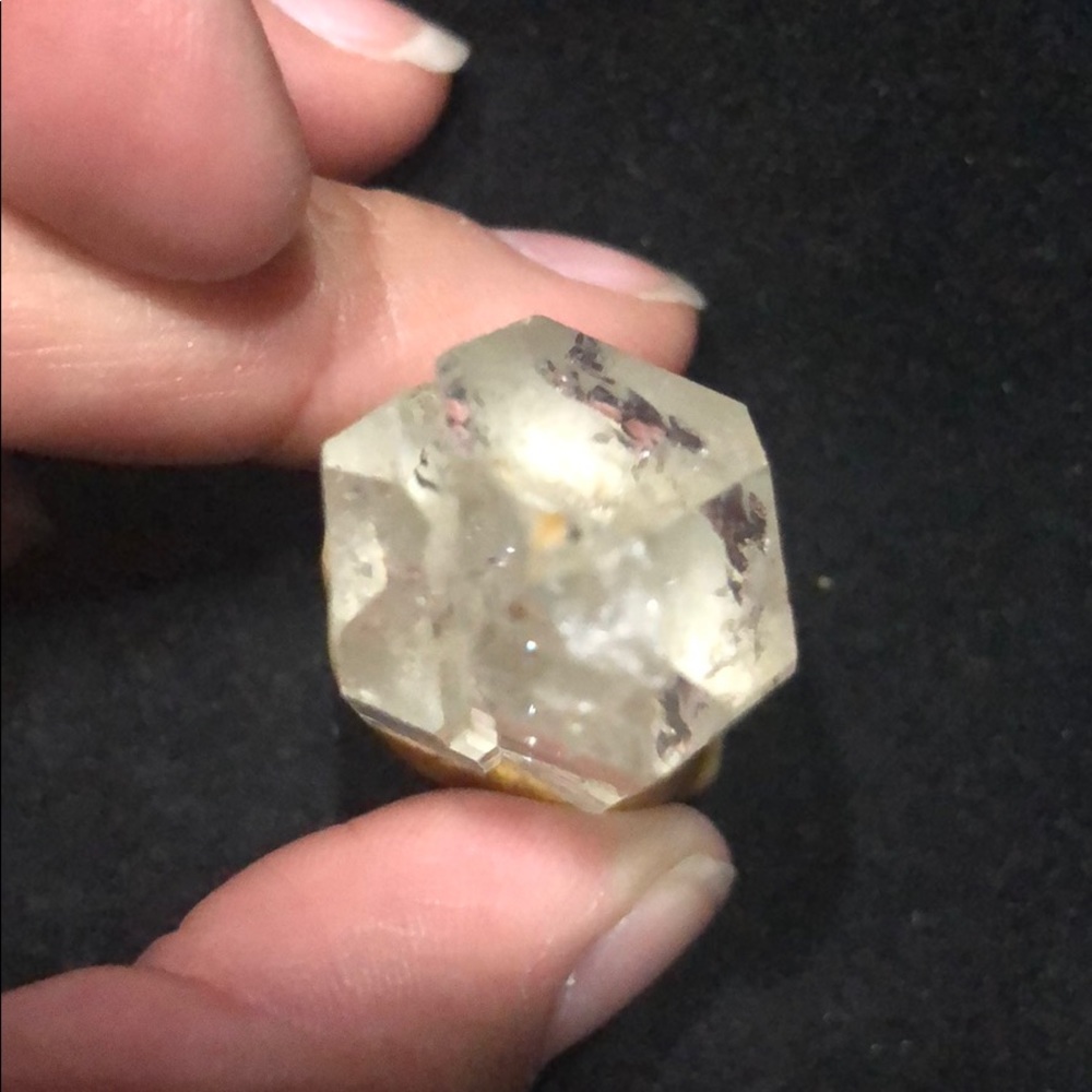 Genuine Quartz - Picture 7 of 7